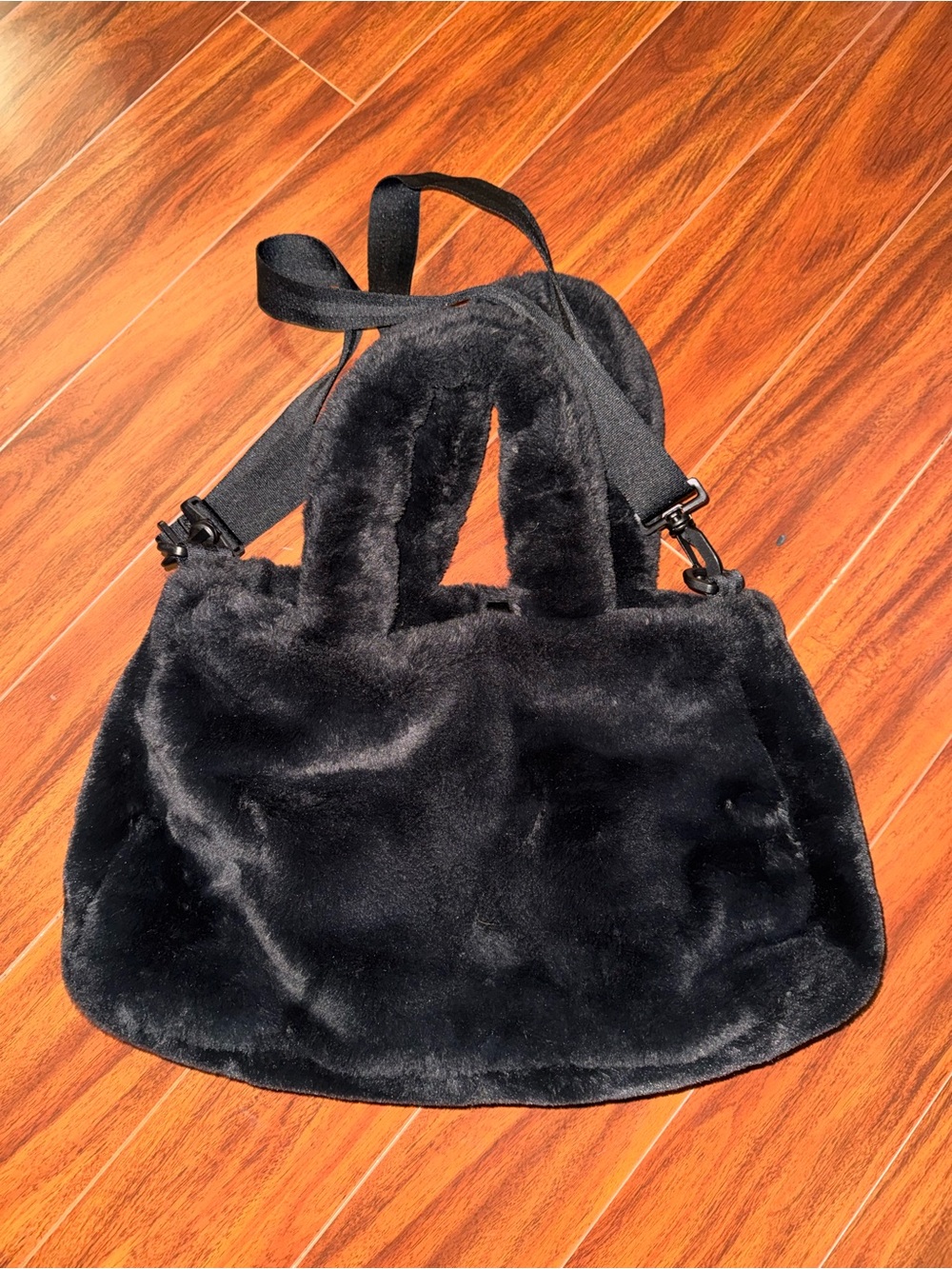 Nike Black Faux Fur Shoulder Bag with White Swoosh Accent - Picture 4 of 4